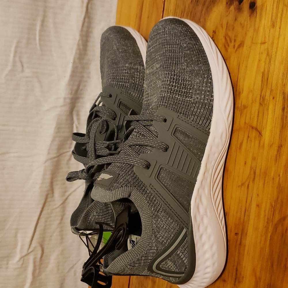 NWT Men's Avia sneaker